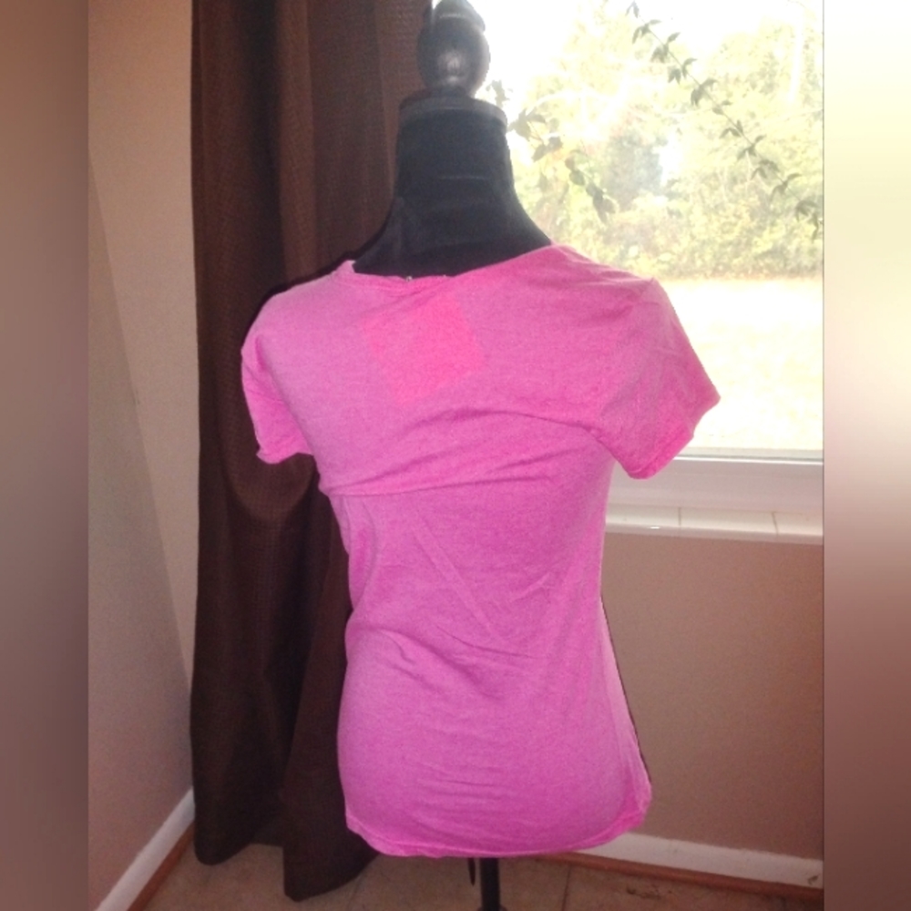 🩷🤍💛 NWOT Disney Womens XS Hot Pink Cheshire Cat Graphic T Shirt Medium Parks - Picture 3 of 3